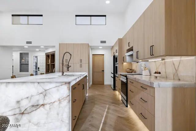 Real Estate Picture 15