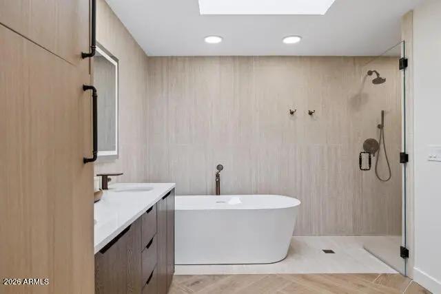 Real Estate Picture 7