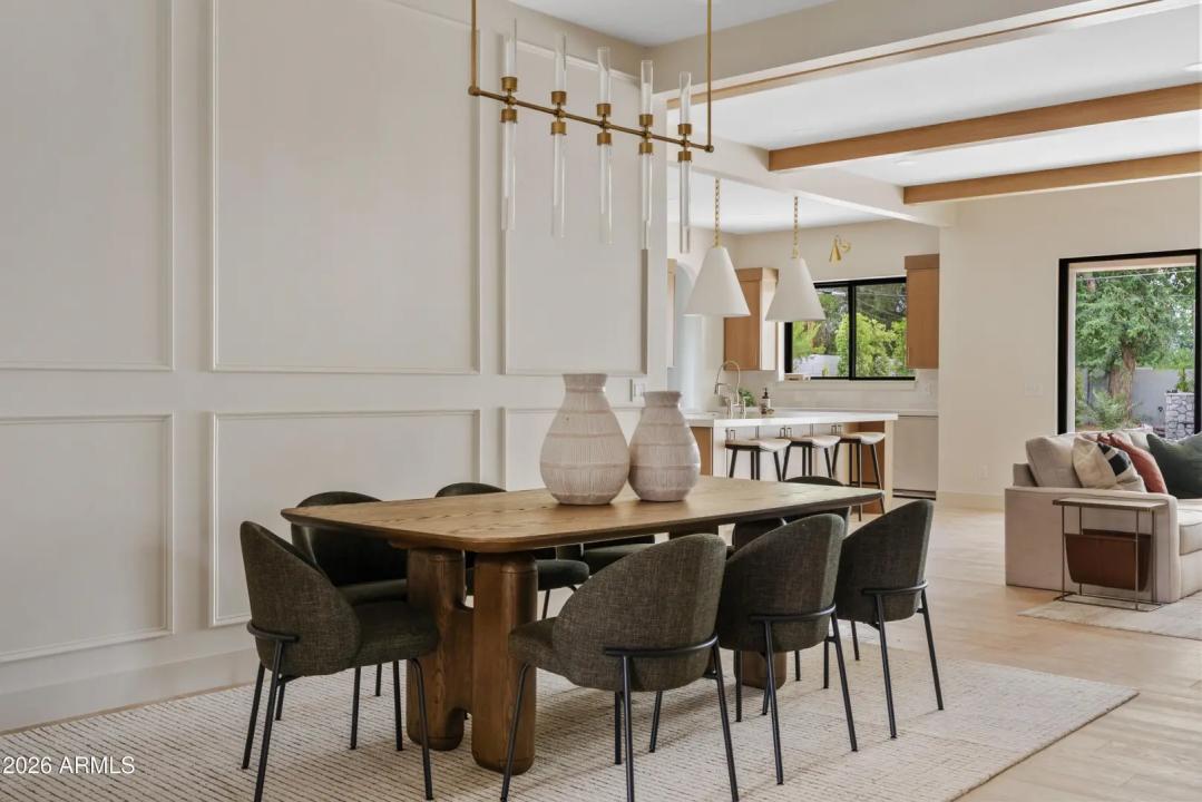 Real Estate Picture 4