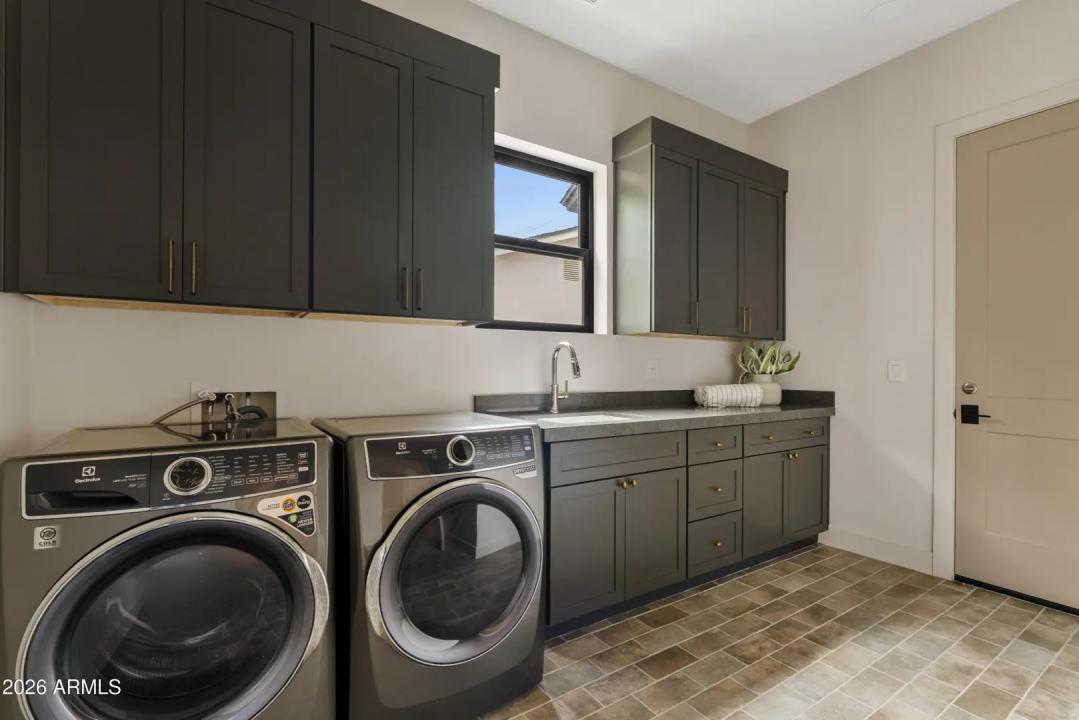 Real Estate Picture 29