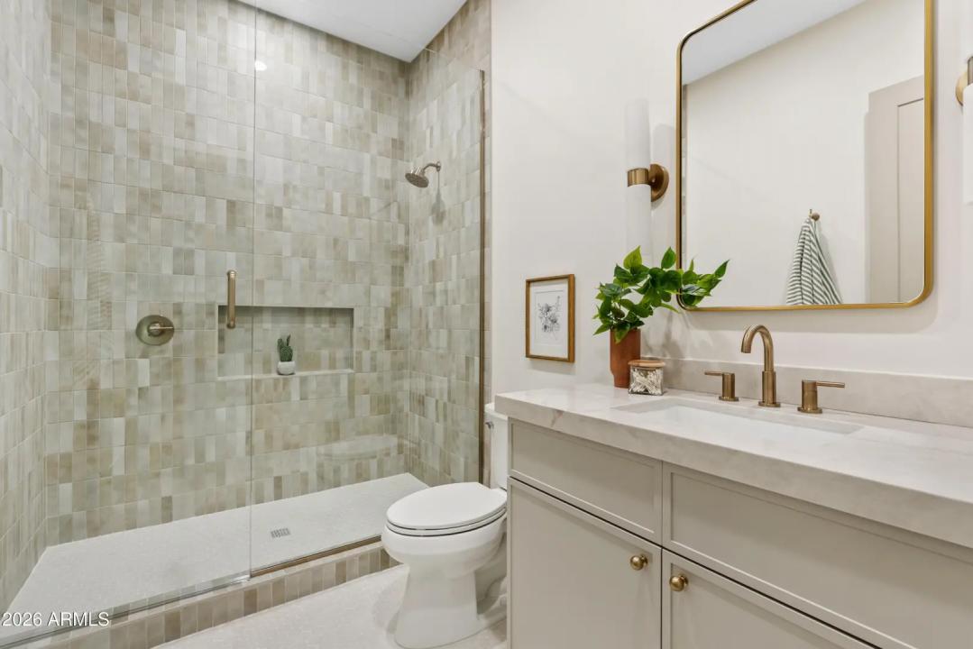 Real Estate Picture 34