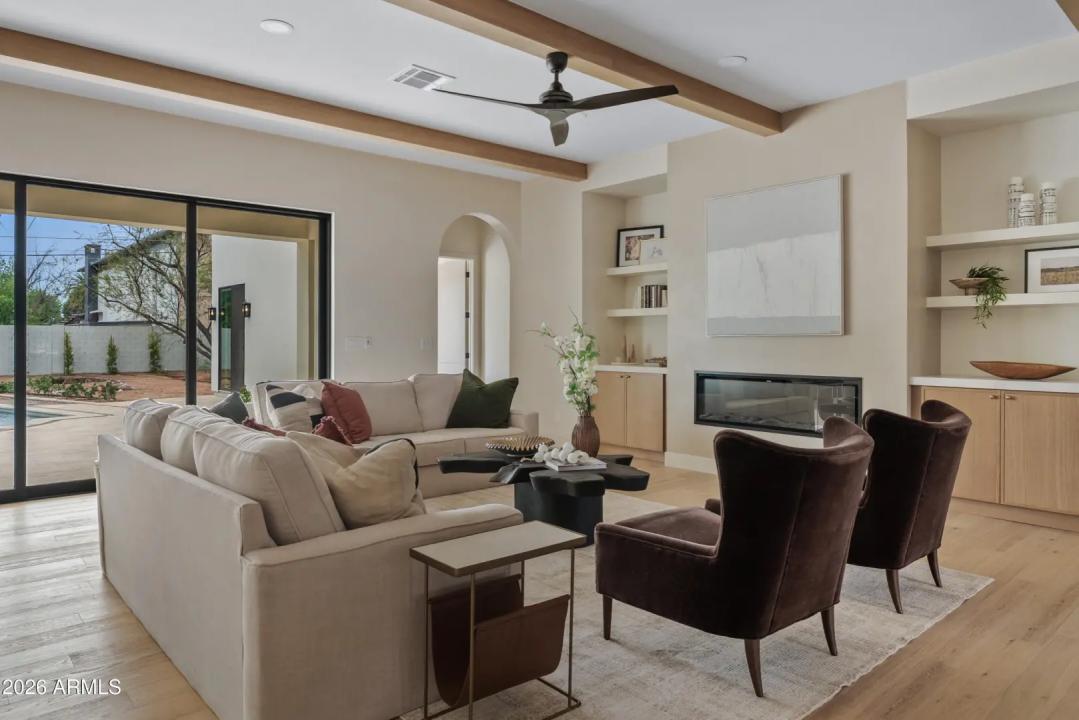 Real Estate Picture 8