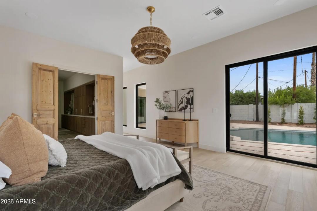 Real Estate Picture 17
