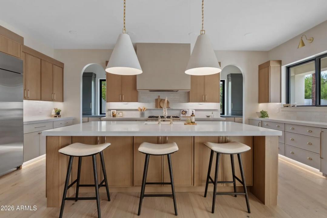 Real Estate Picture 12