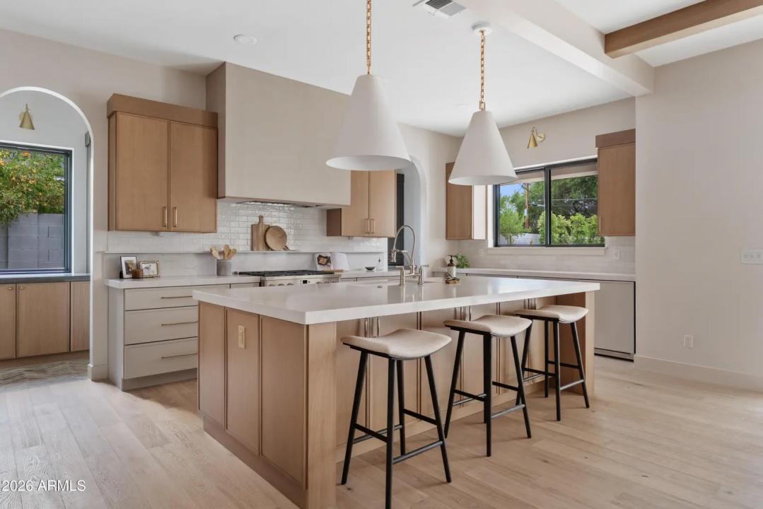 4035 E OSBORN Road Phoenix AZ 85018