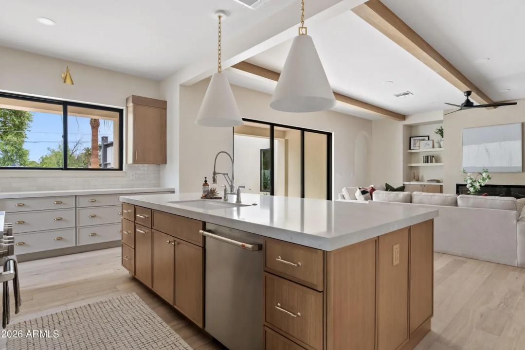 Real Estate Picture 13