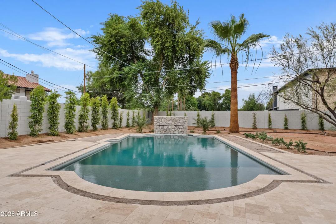 Real Estate Picture 5