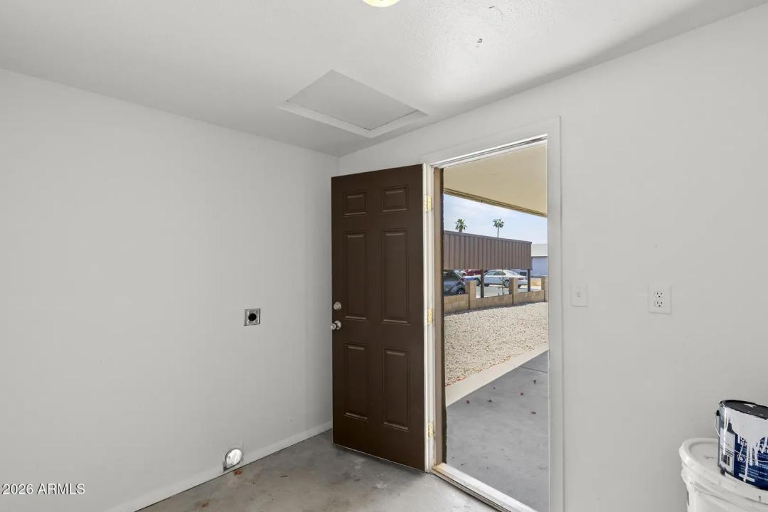 Real Estate Picture 7