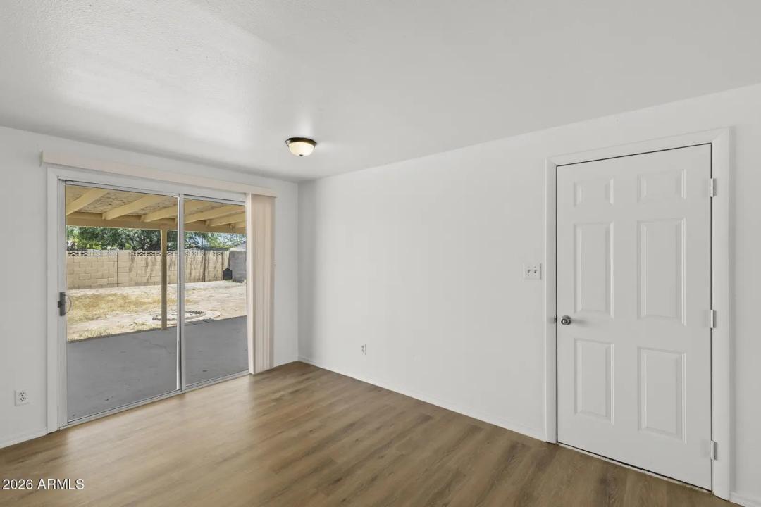 Real Estate Picture 14