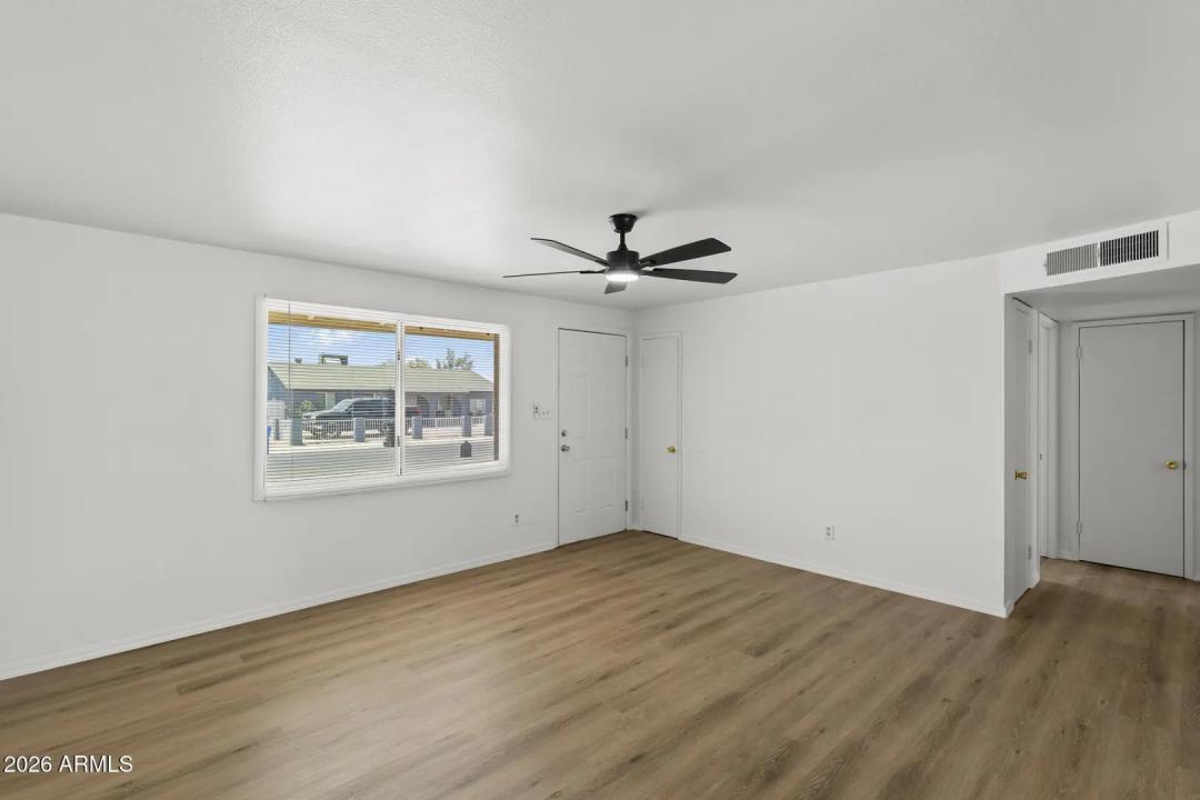 Real Estate Picture 16