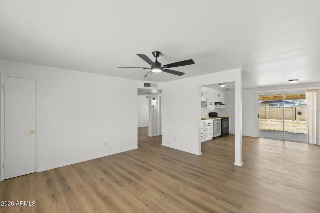 Real Estate Picture 17