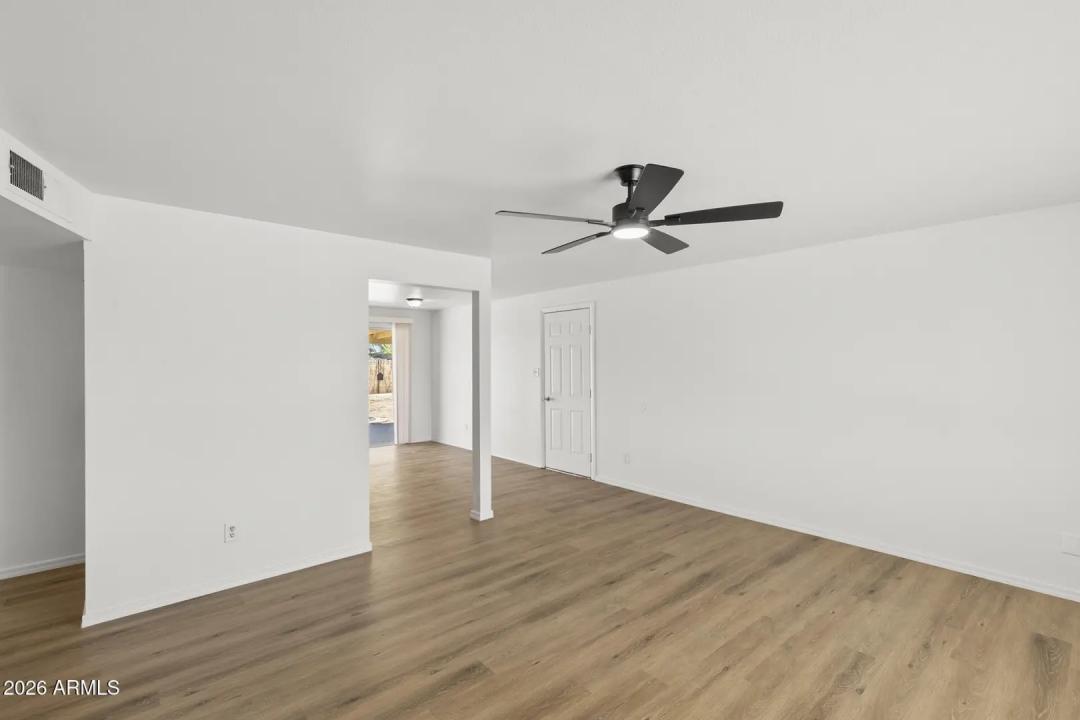 Real Estate Picture 18