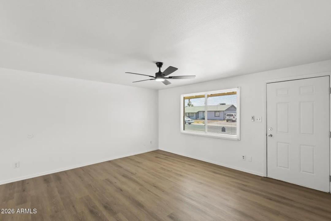 Real Estate Picture 19