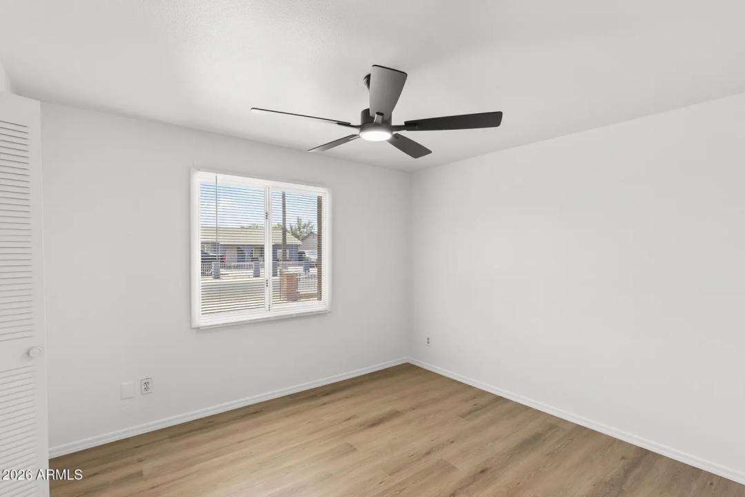 Real Estate Picture 23
