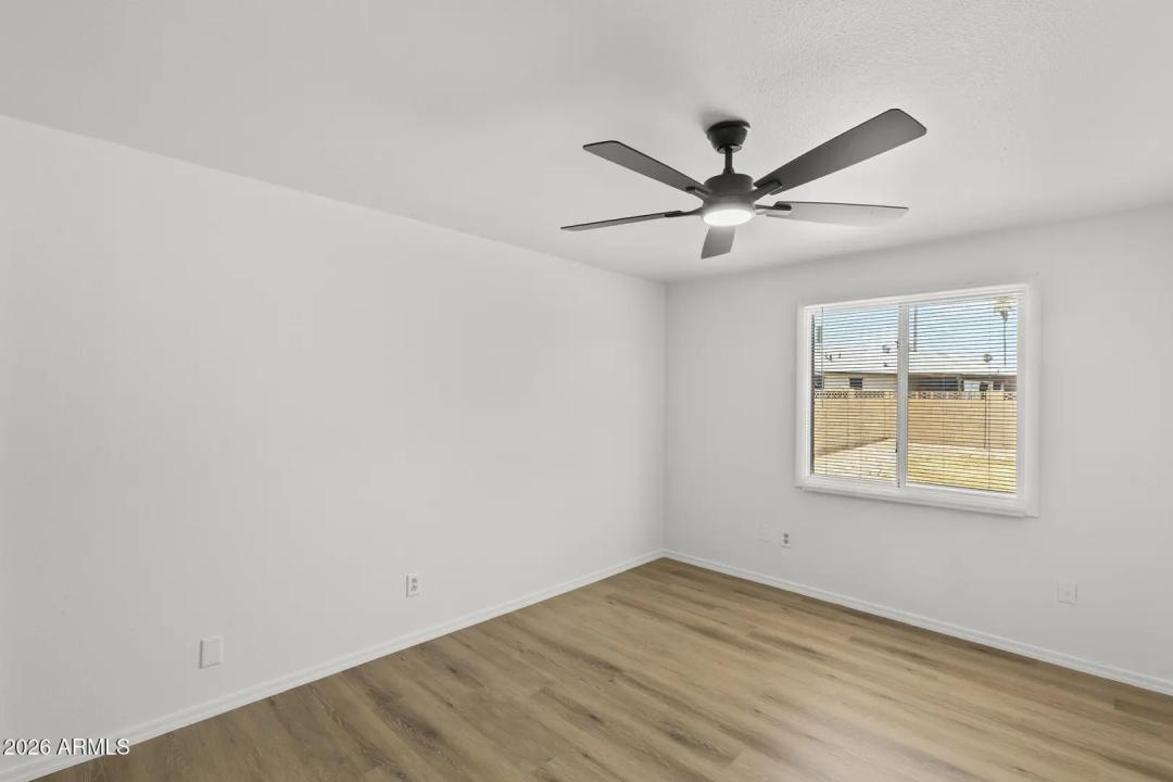 Real Estate Picture 25