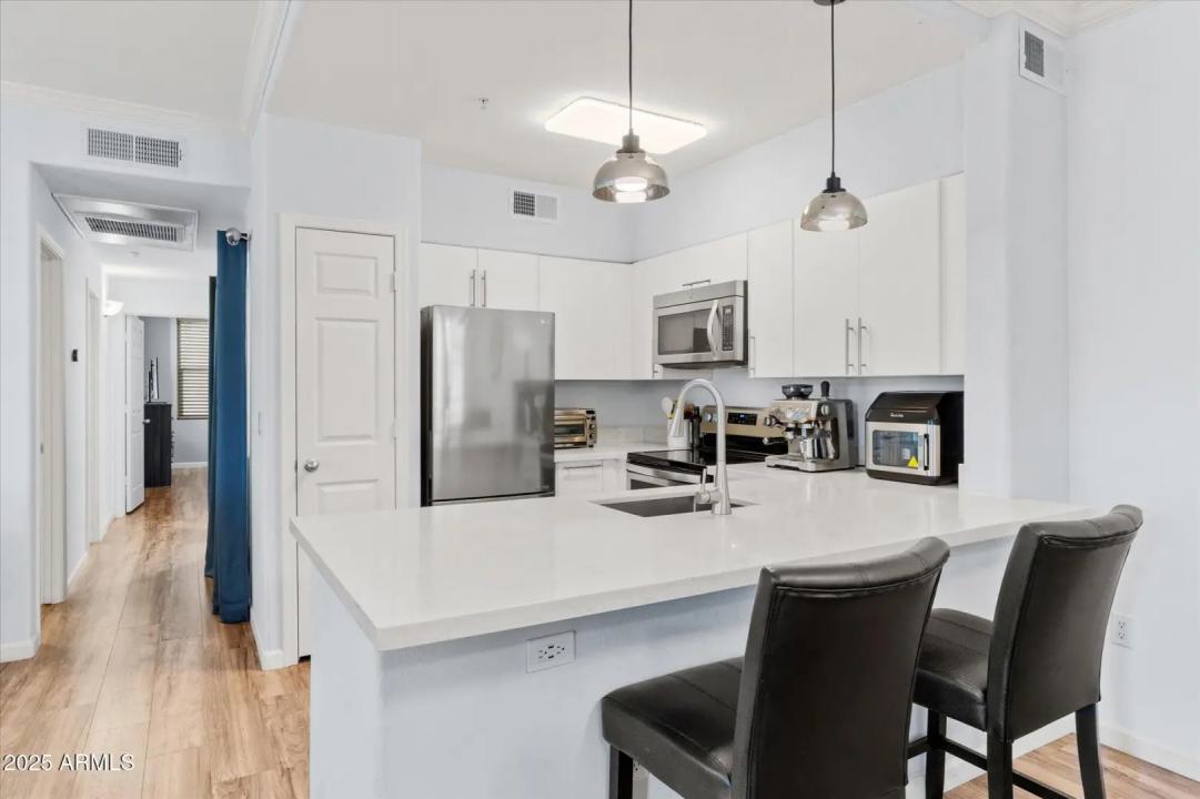20100 N 78TH Place 2091 Scottsdale AZ 85255