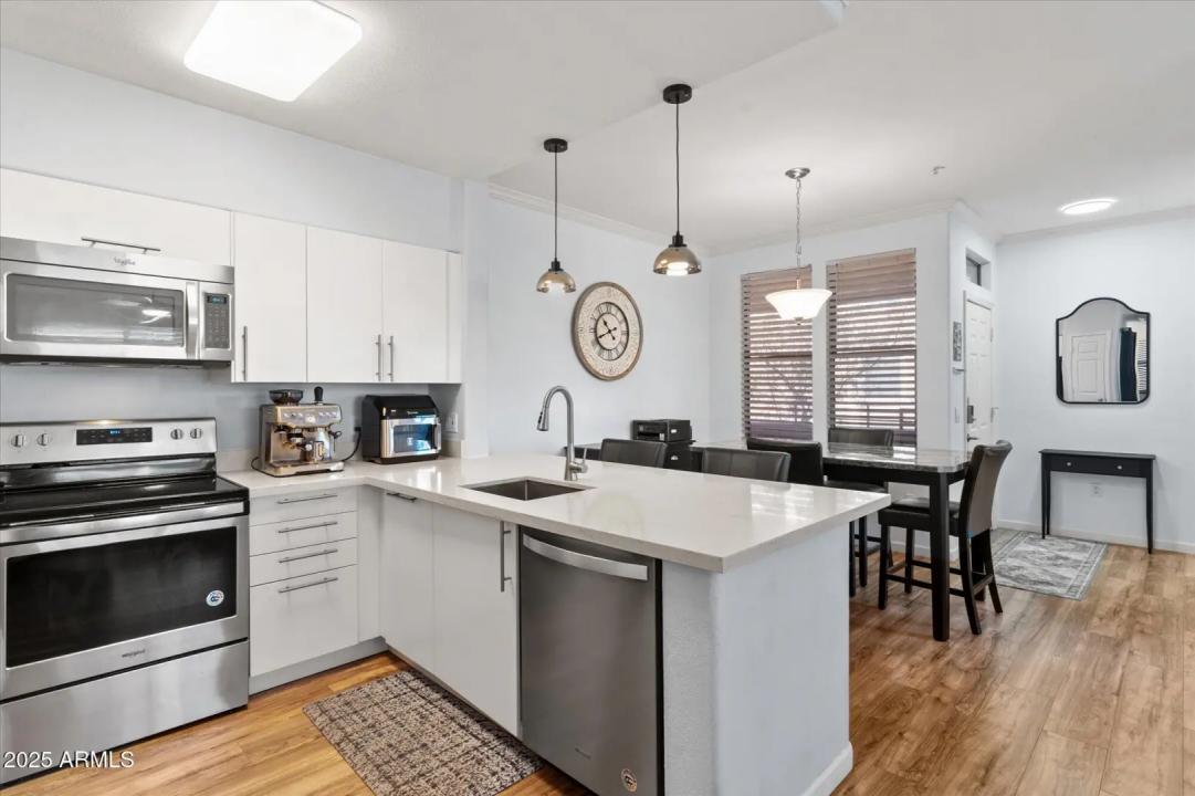 Real Estate Picture 5