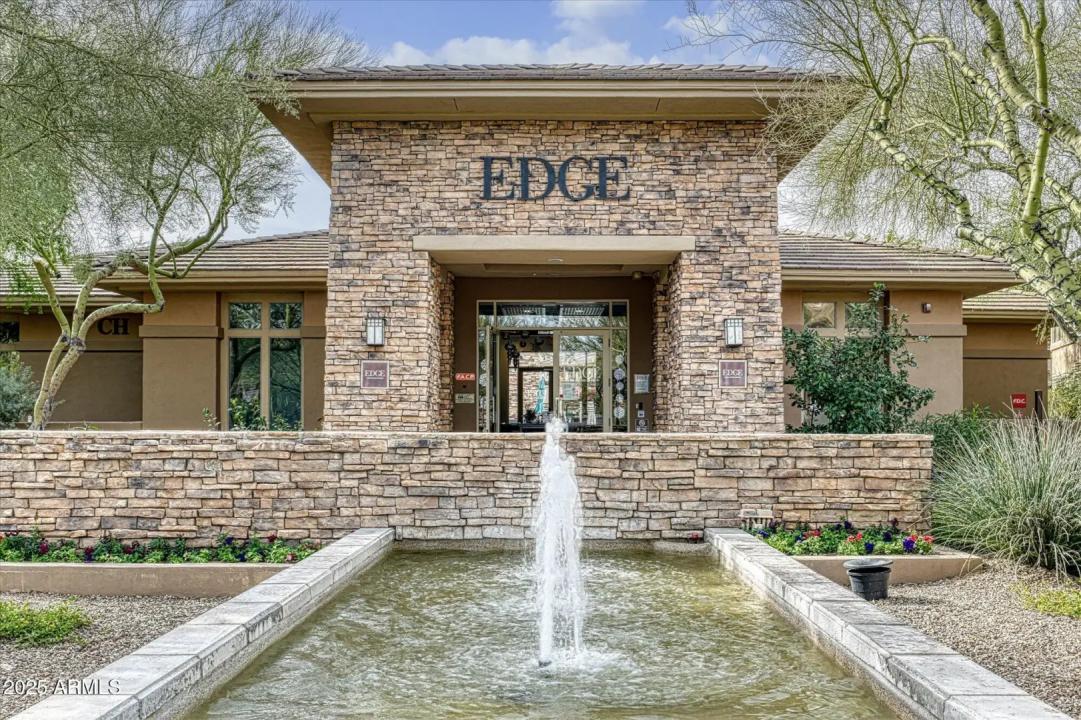 Real Estate Picture 9