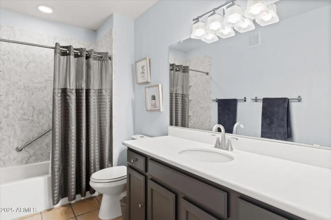 Real Estate Picture 14