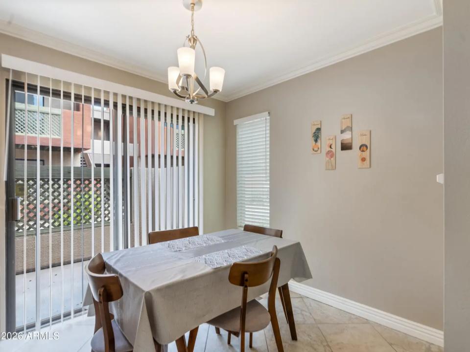 Real Estate Picture 4
