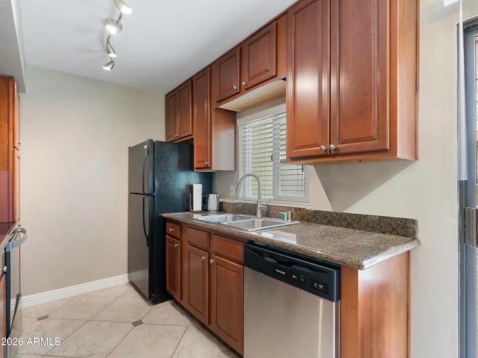Real Estate Picture 5