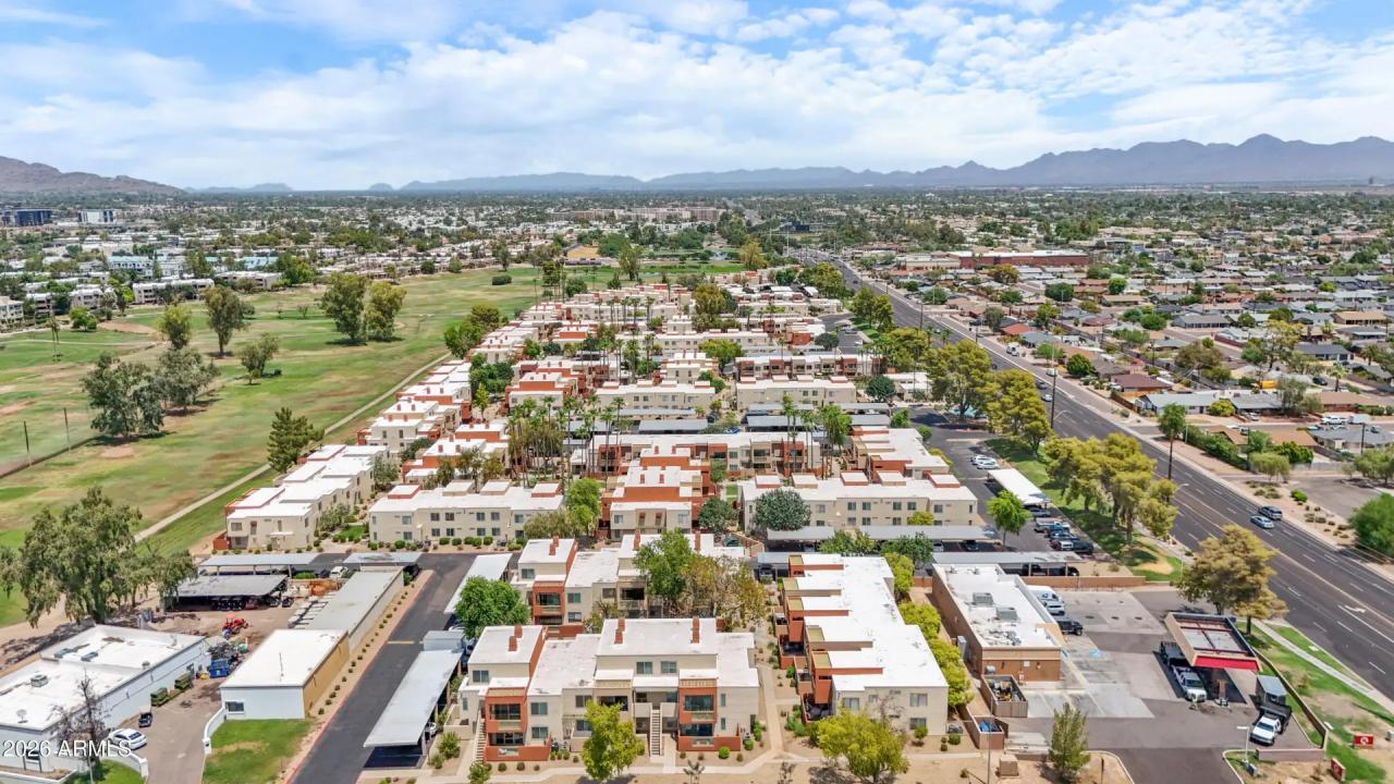 Real Estate Picture 9