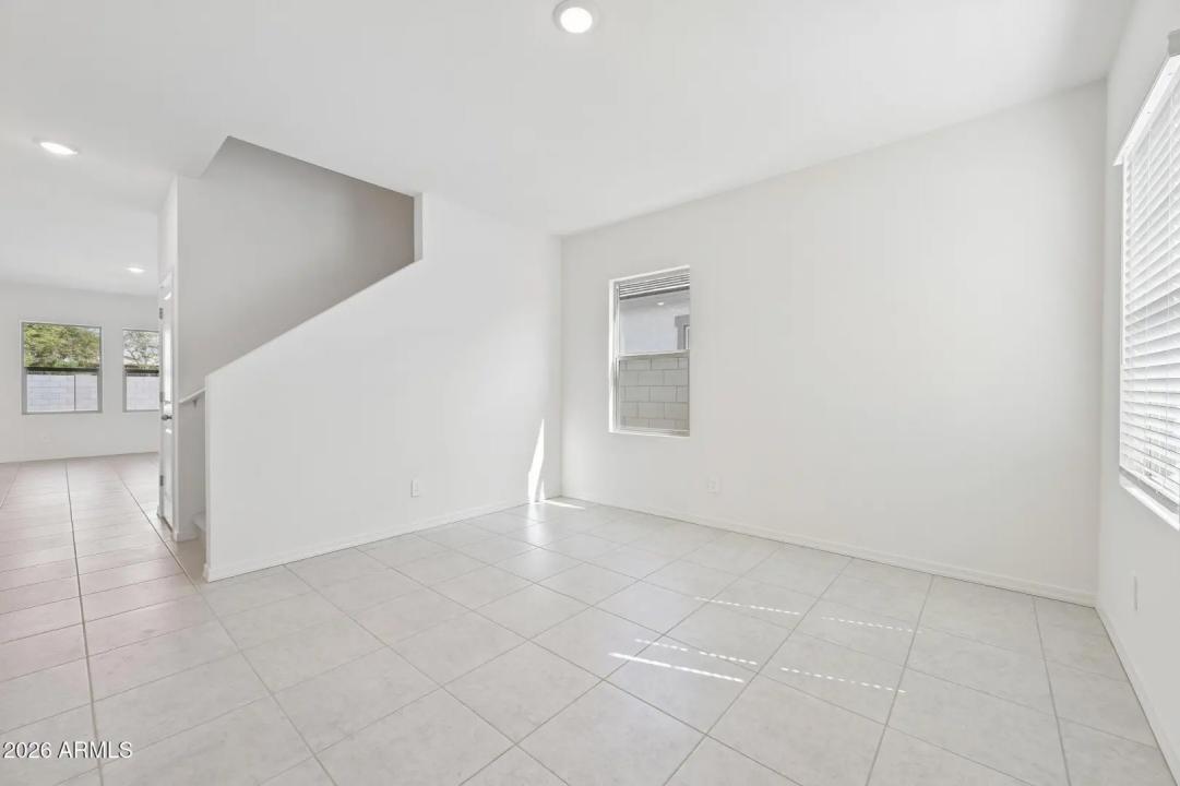 Real Estate Picture 17
