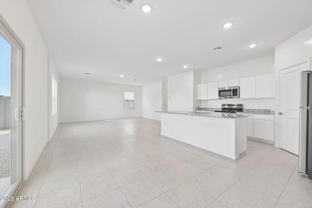 Real Estate Picture 23