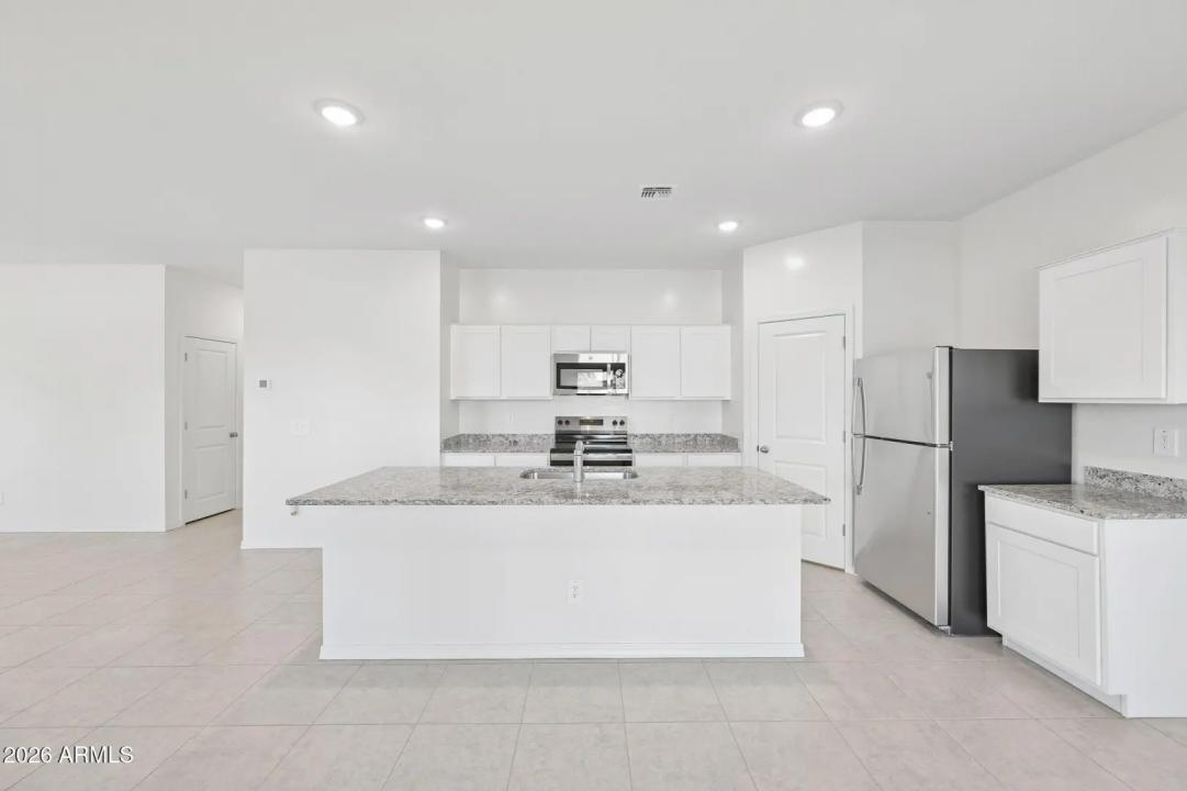 Real Estate Picture 30