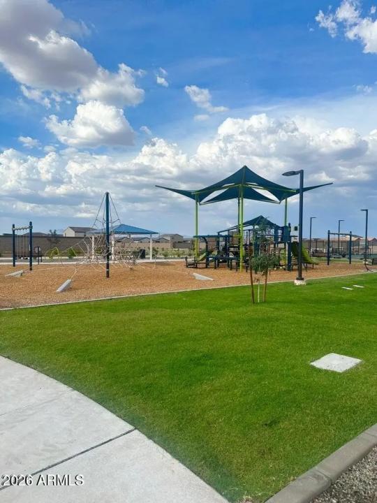 Real Estate Picture 40