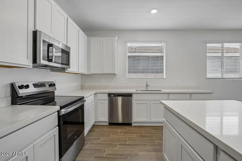 Real Estate Picture 7
