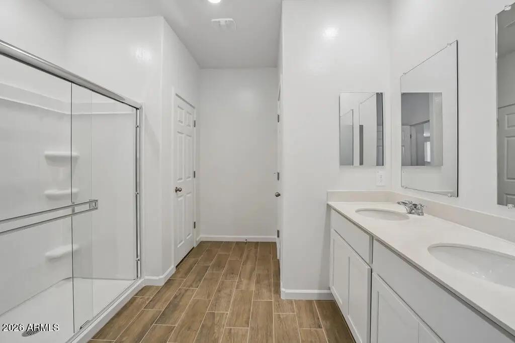 Real Estate Picture 9
