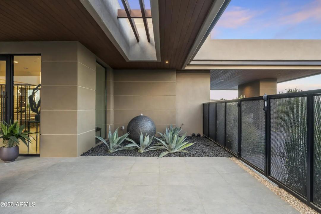 Real Estate Picture 5