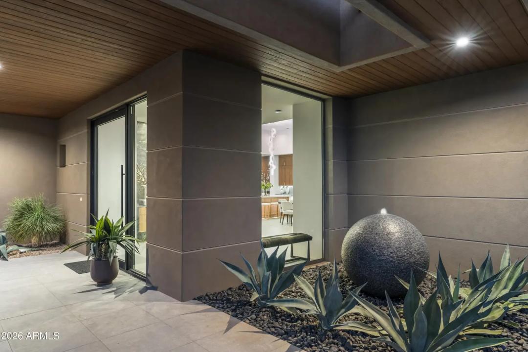 Real Estate Picture 6