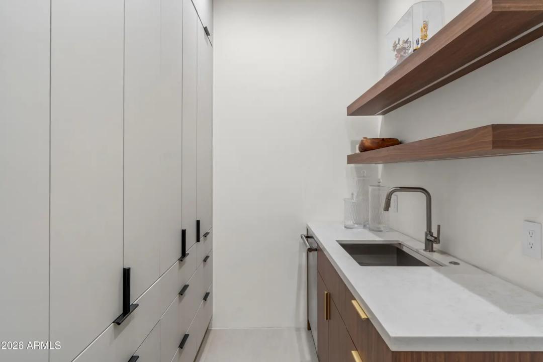 Real Estate Picture 22