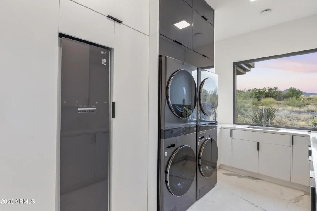 Real Estate Picture 50
