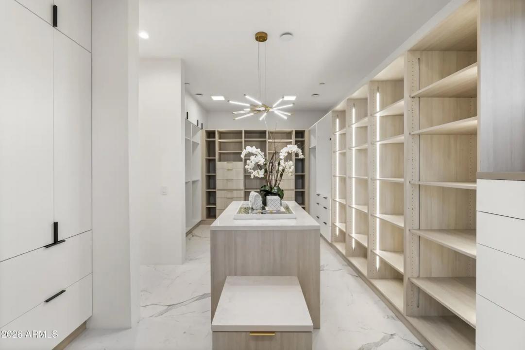Real Estate Picture 42