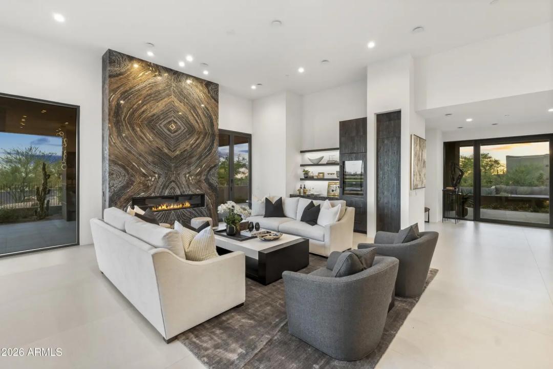 Real Estate Picture 9