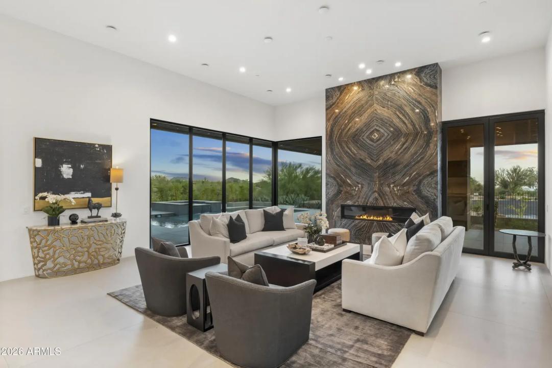 Real Estate Picture 12