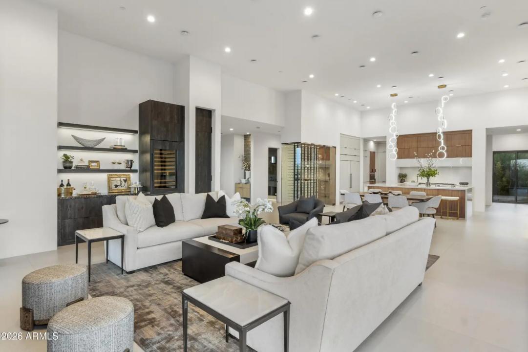 Real Estate Picture 15