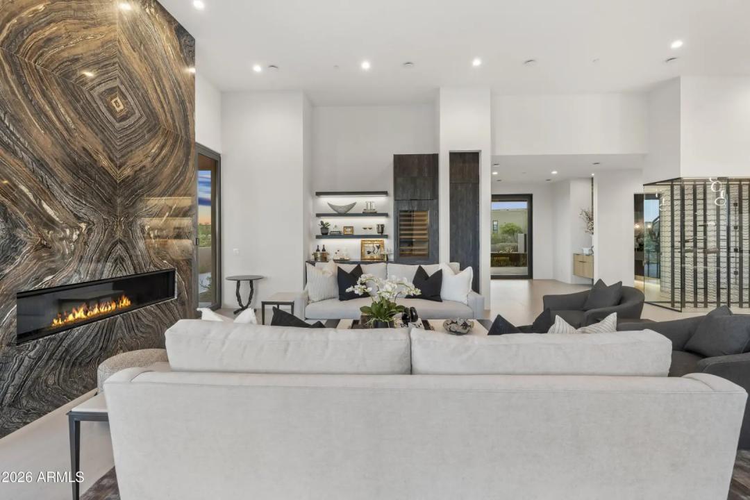 Real Estate Picture 14