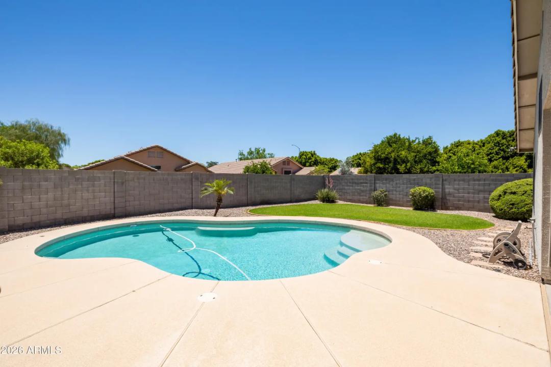Real Estate Picture 23