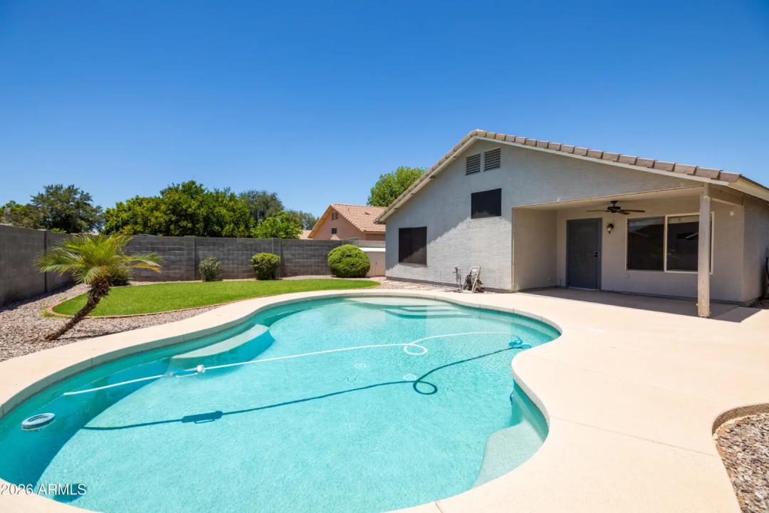 Real Estate Picture 24