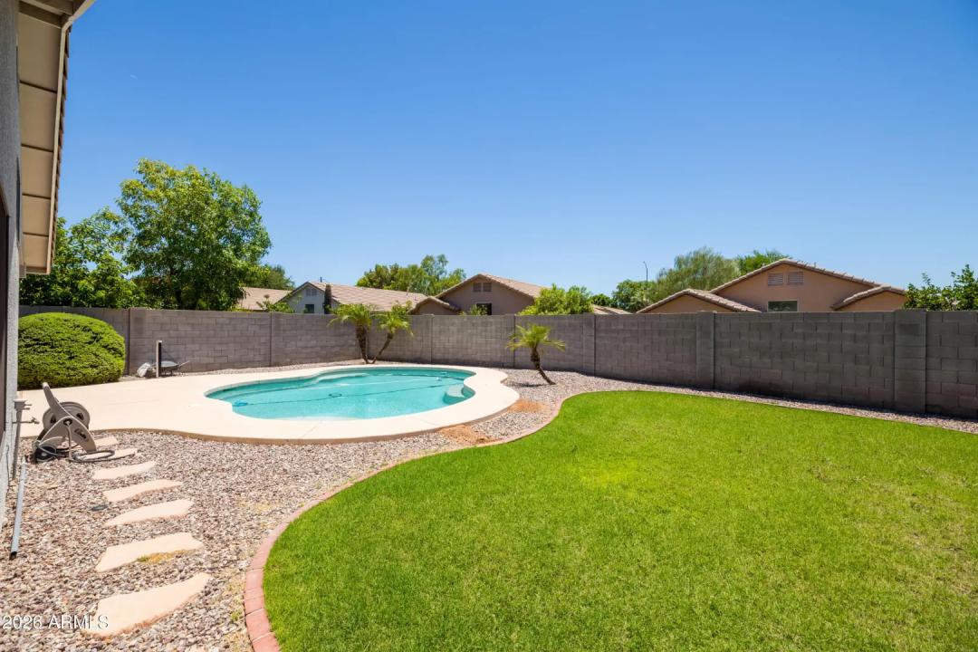 Real Estate Picture 30