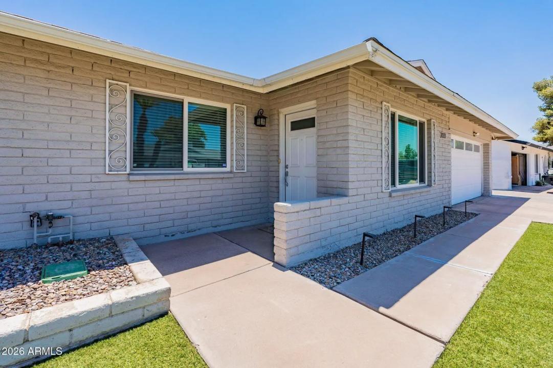 Real Estate Picture 3