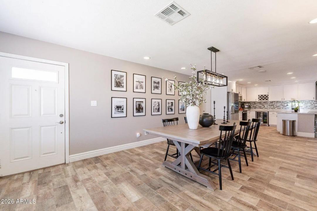 Real Estate Picture 8