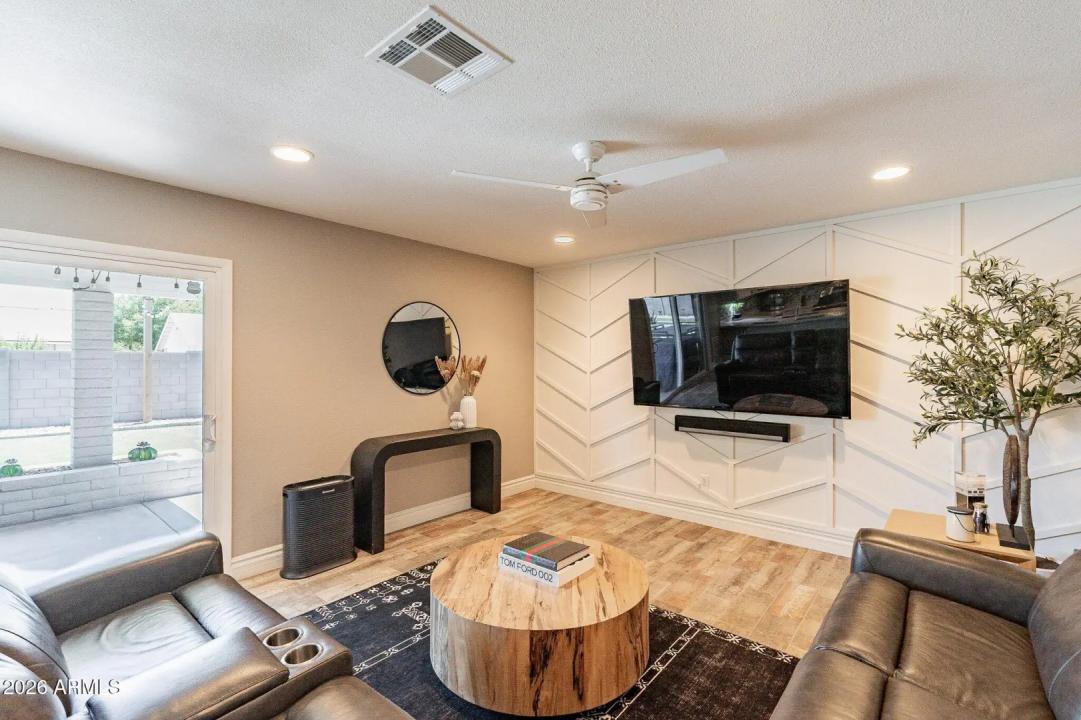 Real Estate Picture 10