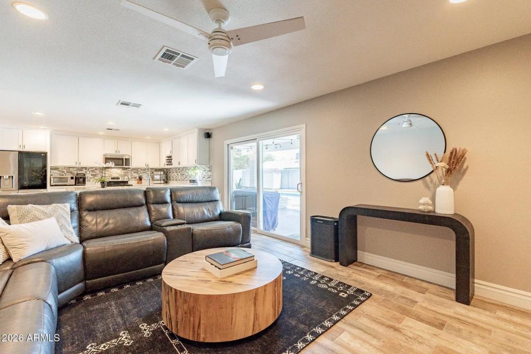 Real Estate Picture 13