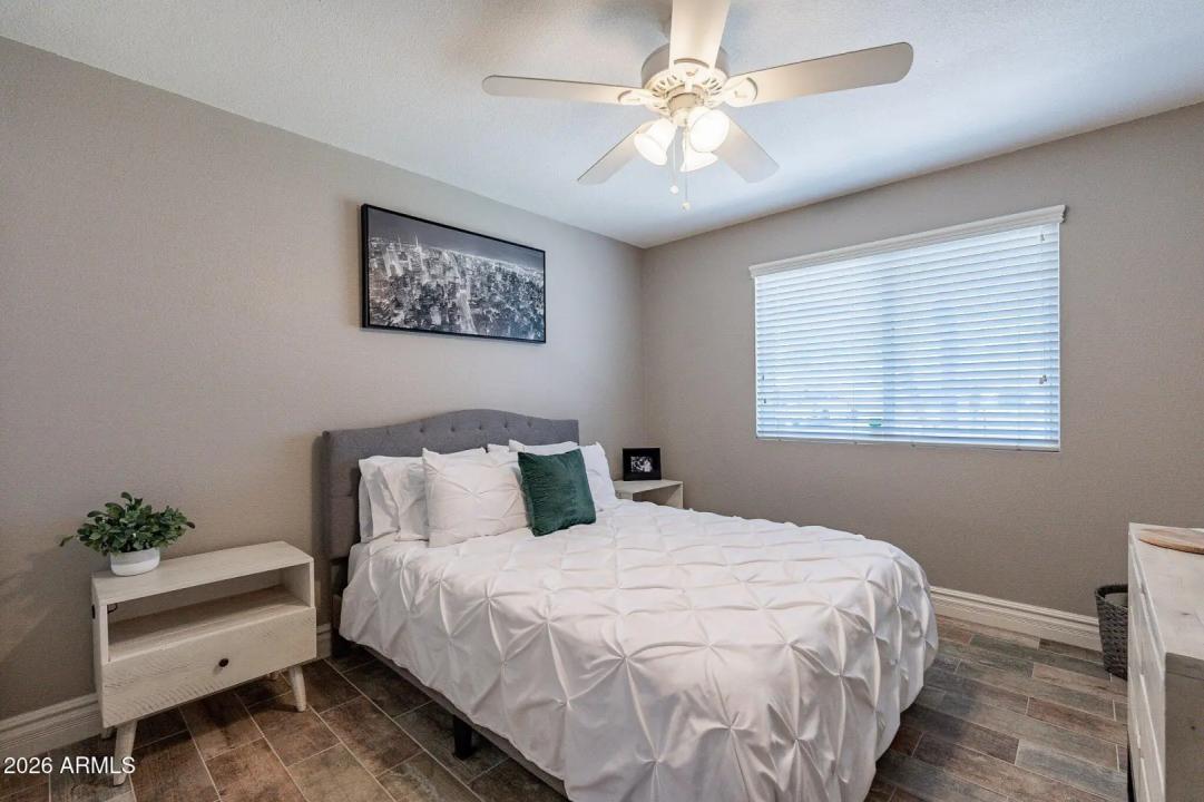Real Estate Picture 14