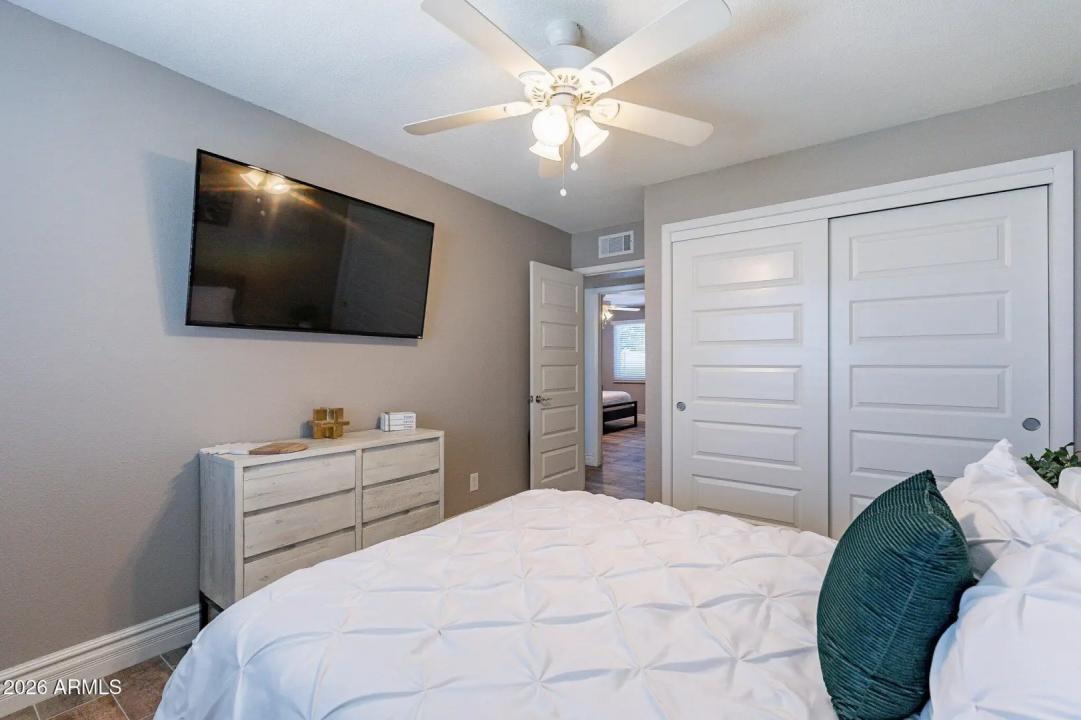 Real Estate Picture 15